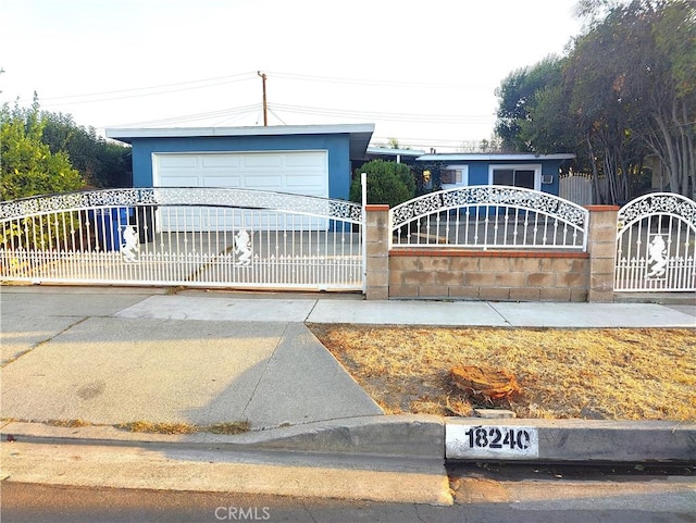 view of front facade with a garage