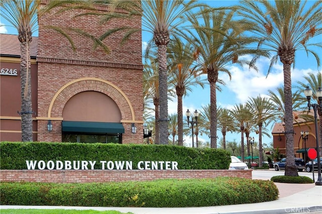 view of community / neighborhood sign