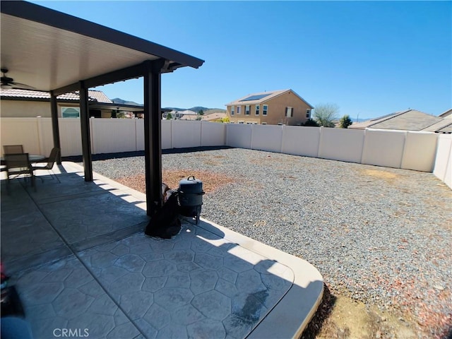 view of yard featuring a patio area