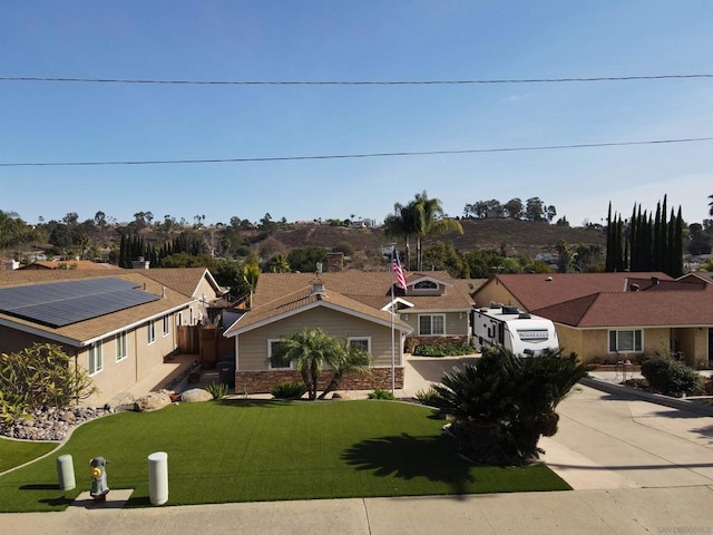 view of front of property with a front yard