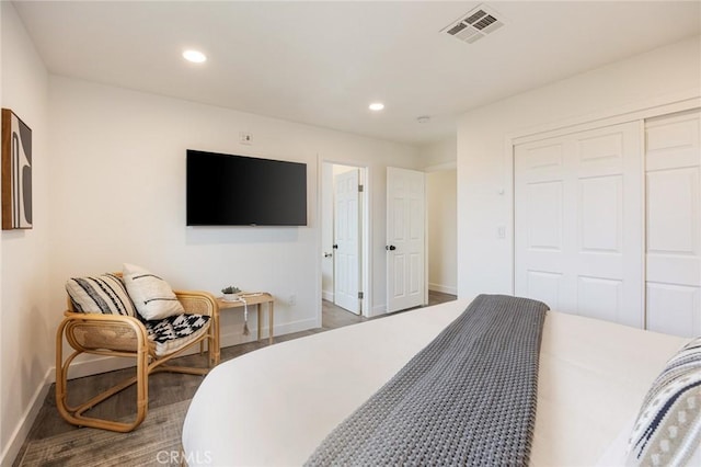 bedroom with a closet