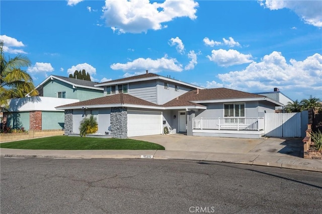 view of front property featuring a garage