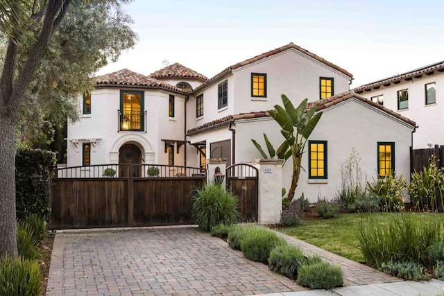 view of mediterranean / spanish-style house