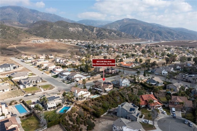 bird's eye view featuring a mountain view