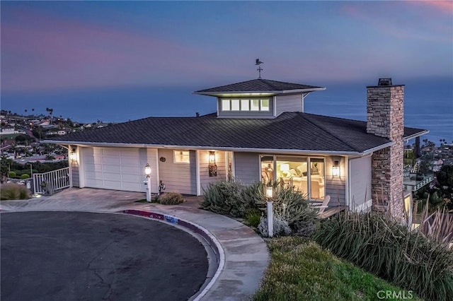 view of front of property featuring a garage