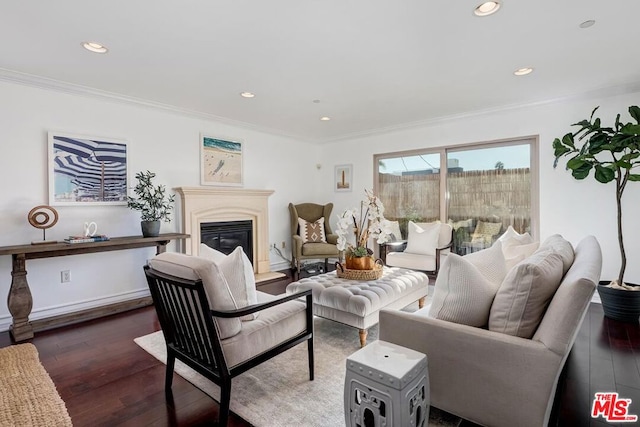 living room featuring dark wood-type flooring and crown molding