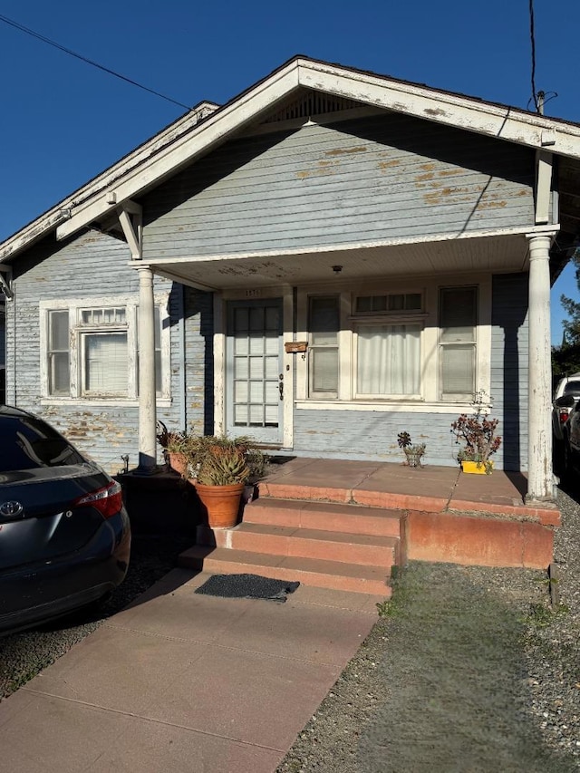 view of front of house featuring a porch