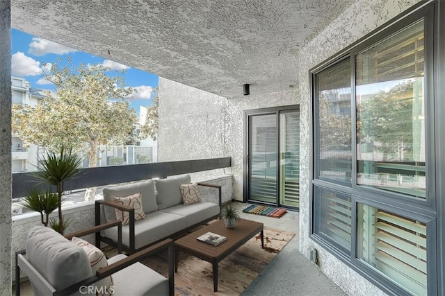 balcony featuring an outdoor hangout area