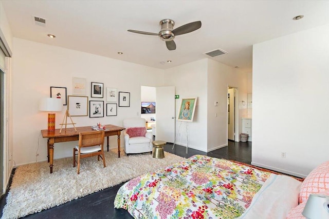 bedroom with ceiling fan