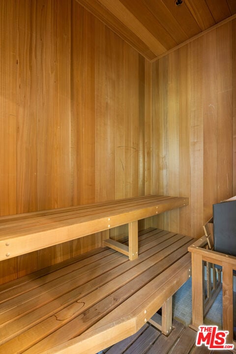 view of sauna / steam room