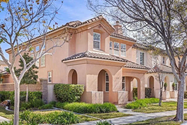 view of mediterranean / spanish-style house