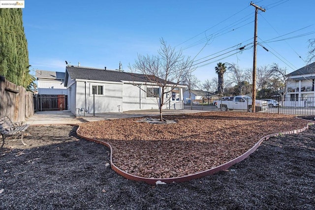 view of yard with a patio