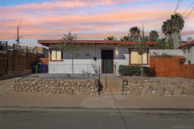 view of front of property