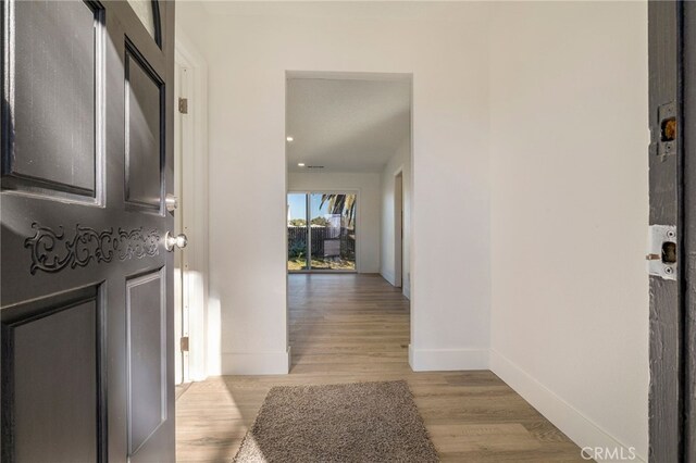 266 E Fig Ln, Corning, CA 96021 - hall featuring light hardwood / wood-style flooring