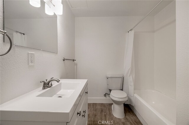 266 E Fig Ln, Corning, CA 96021 - full bathroom featuring toilet, hardwood / wood-style flooring, vanity, and shower / bath combination with curtain