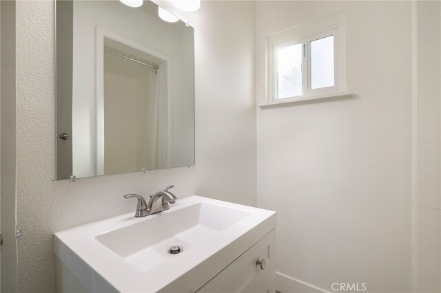 266 E Fig Ln, Corning, CA 96021 - bathroom featuring vanity