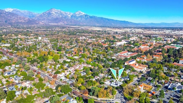 bird's eye view featuring a mountain view