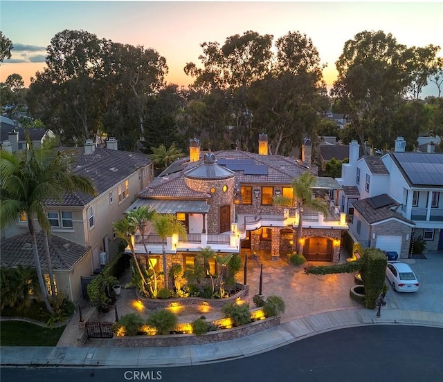 view of aerial view at dusk