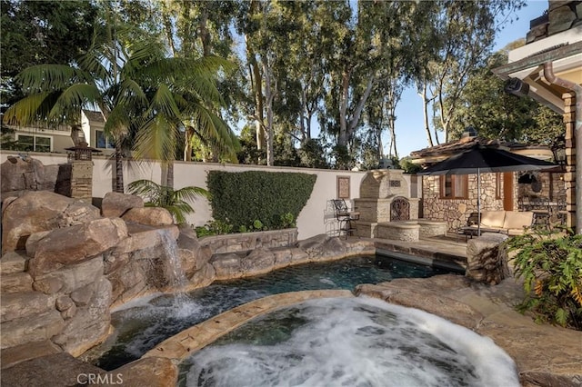 view of swimming pool featuring a patio