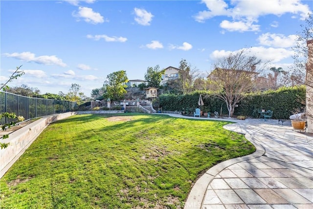 view of yard featuring a patio