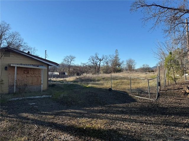 view of yard featuring a rural view