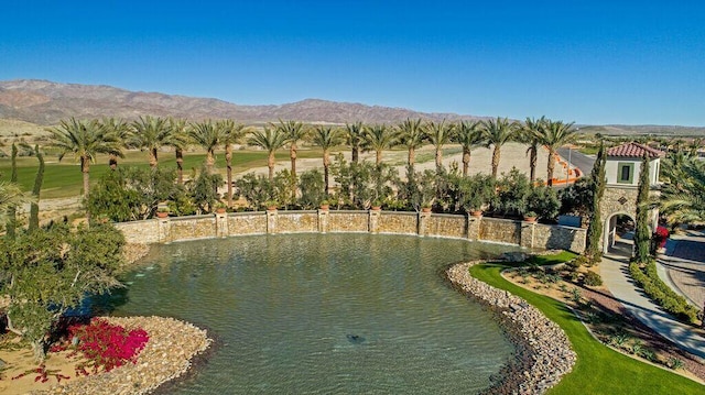 water view with a mountain view