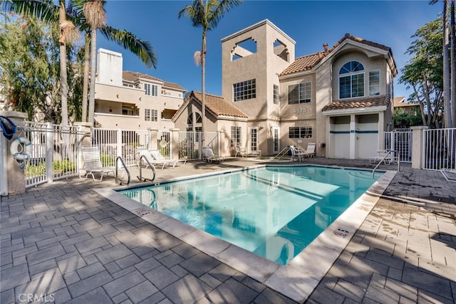 view of swimming pool