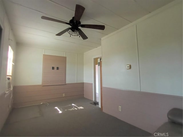 empty room featuring ceiling fan