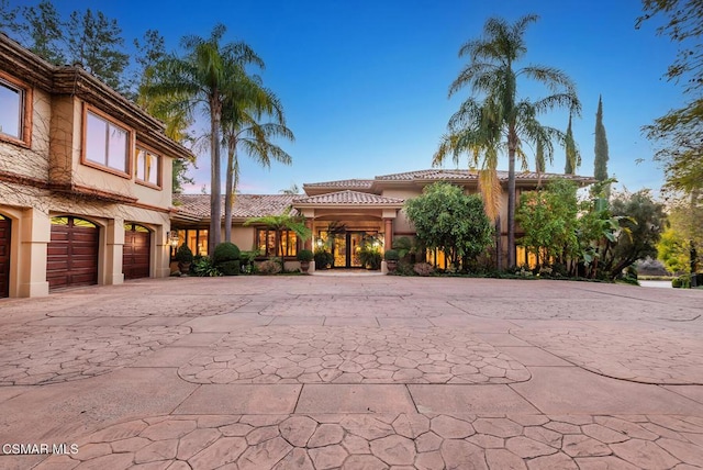 view of front of property featuring a garage