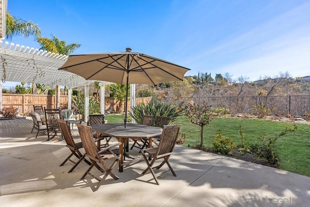 view of patio featuring a pergola