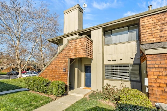 exterior space featuring a yard