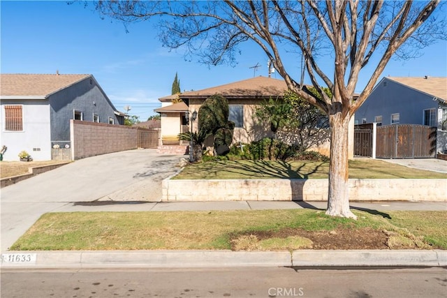 view of front of property