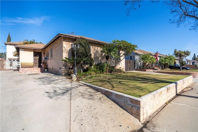 view of front of house with a front yard