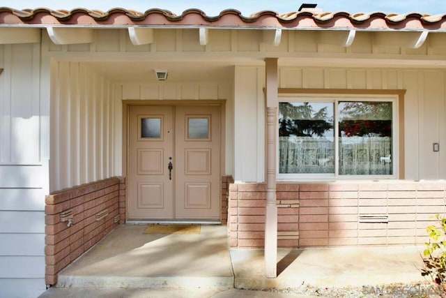 view of property entrance