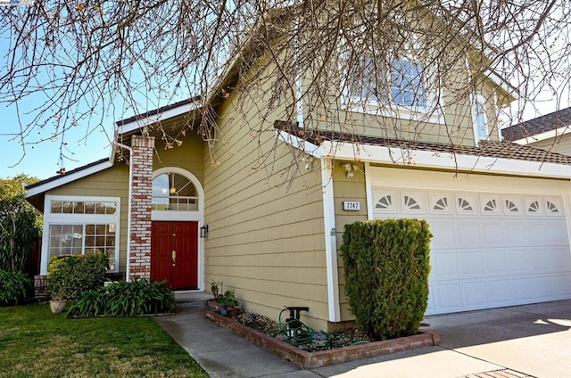 view of front of home featuring a garage