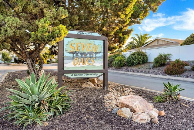 view of community / neighborhood sign