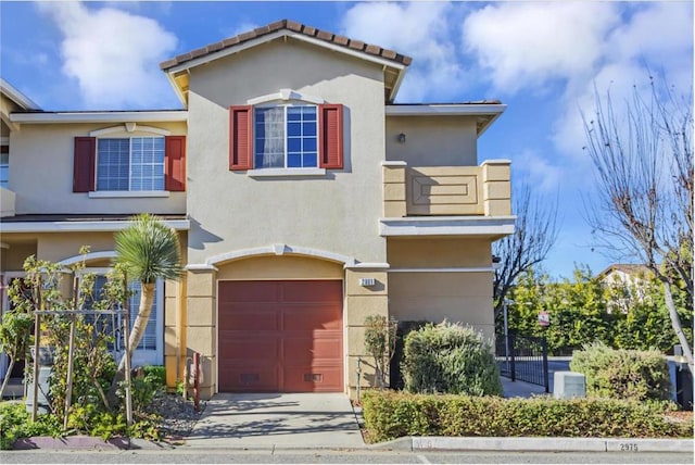 view of front of property featuring a garage