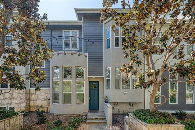 view of front of house with stucco siding