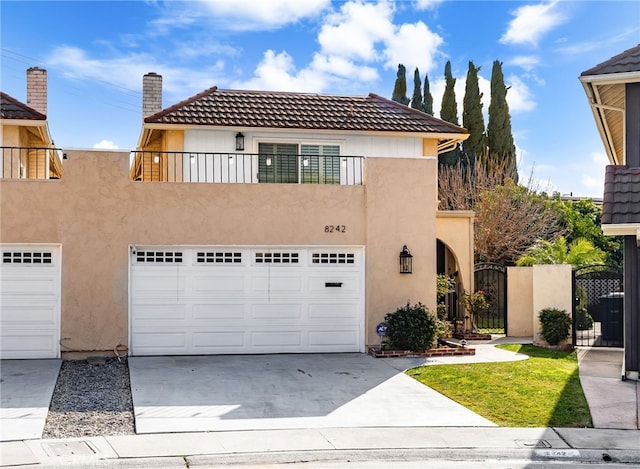 view of front facade featuring a garage