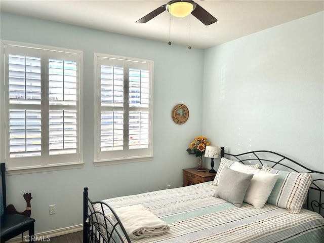 bedroom featuring ceiling fan