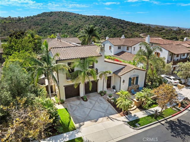 view of front of property featuring a mountain view