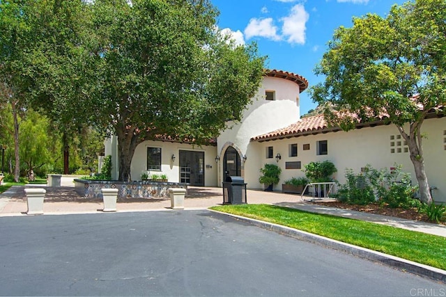 view of mediterranean / spanish-style home