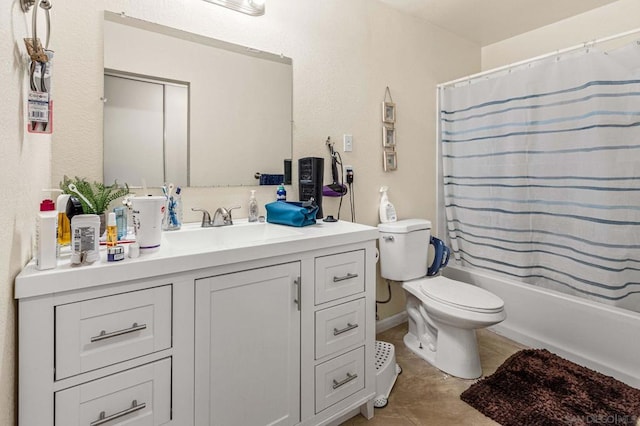 full bathroom featuring vanity, toilet, and shower / tub combo with curtain