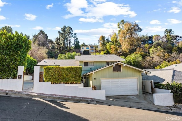 view of front facade featuring a garage