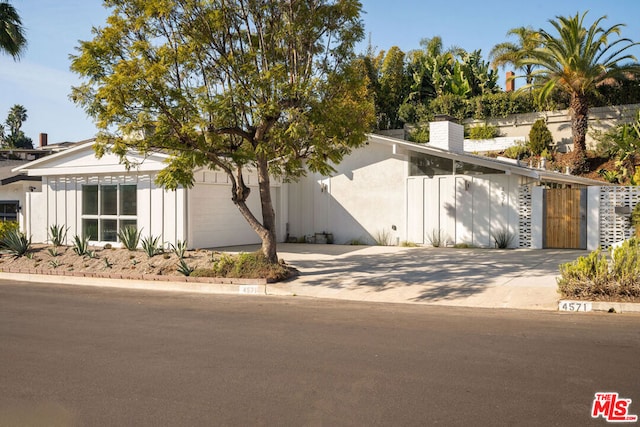 view of front of home featuring a garage