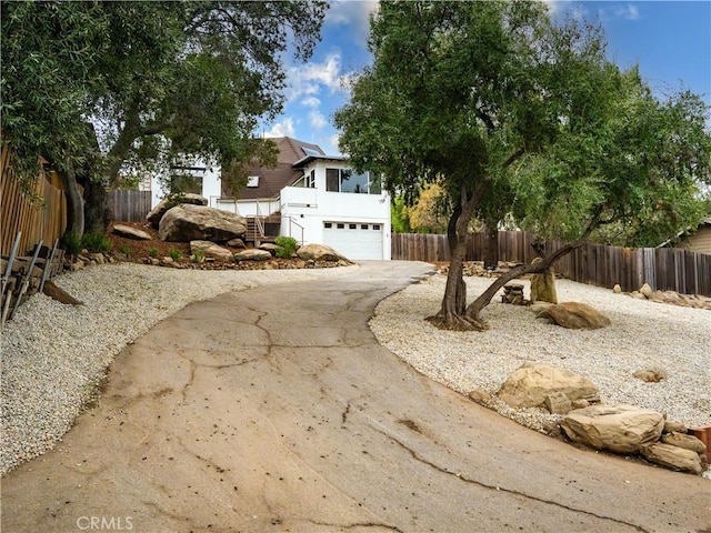 view of yard featuring a garage