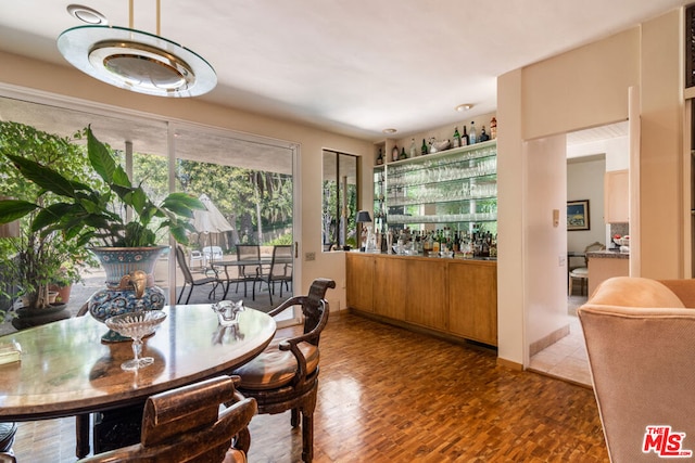 dining room with bar area