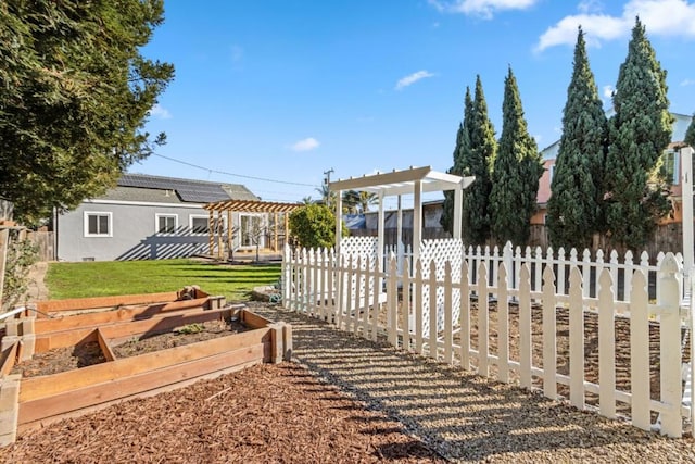 view of yard featuring a pergola