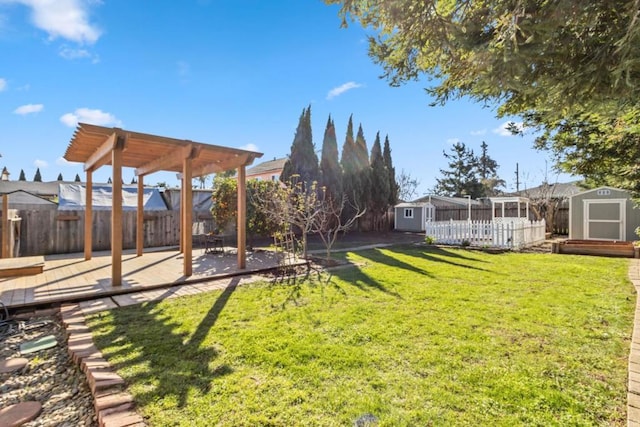 view of yard featuring a pergola and a storage unit