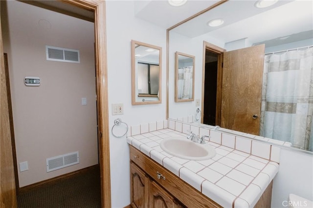 41984 Mapleleaf Dr, Big Bear Lake, CA 92315 - full bathroom with vanity